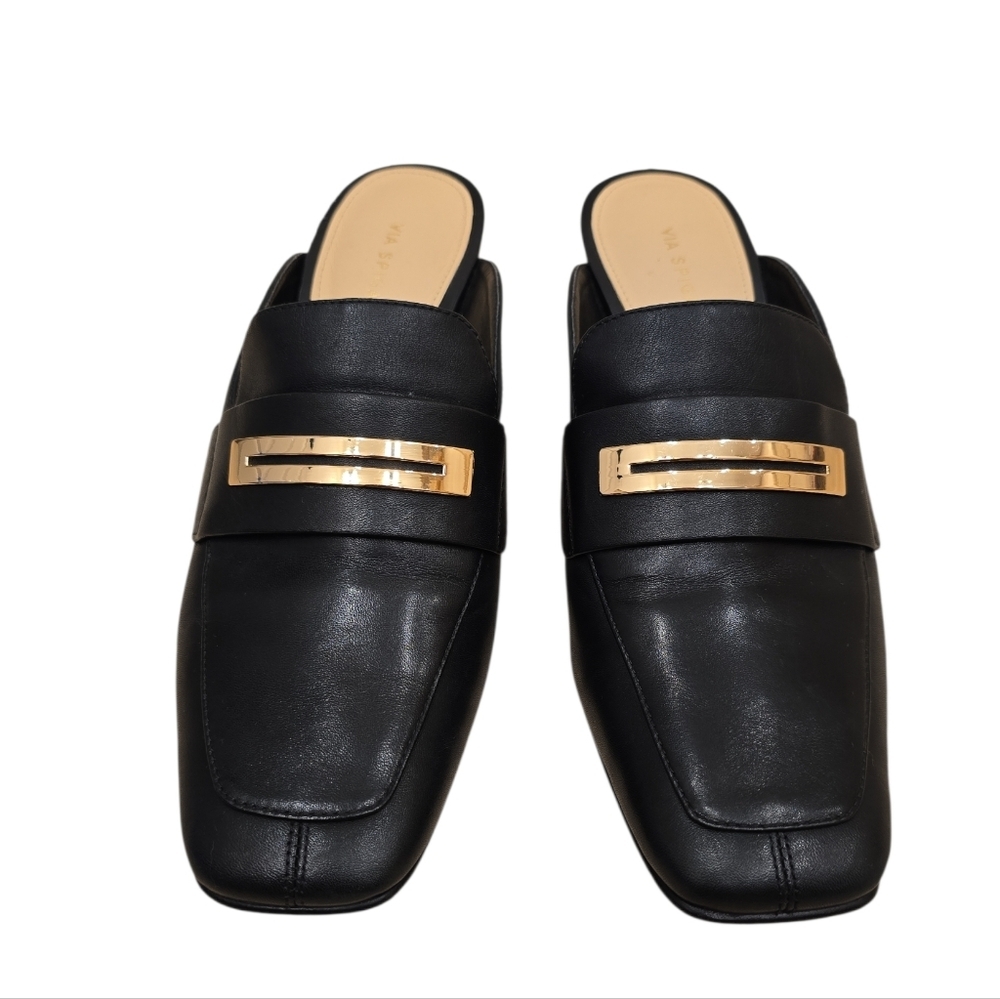 Via Spiga Brin leather loafer mule in black with a gold-tone buckle 6.5M - Picture 1 of 6